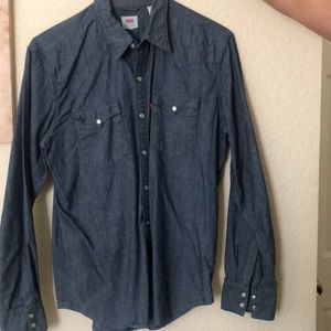 Levi’s Jean long sleeve- LIKE NEW